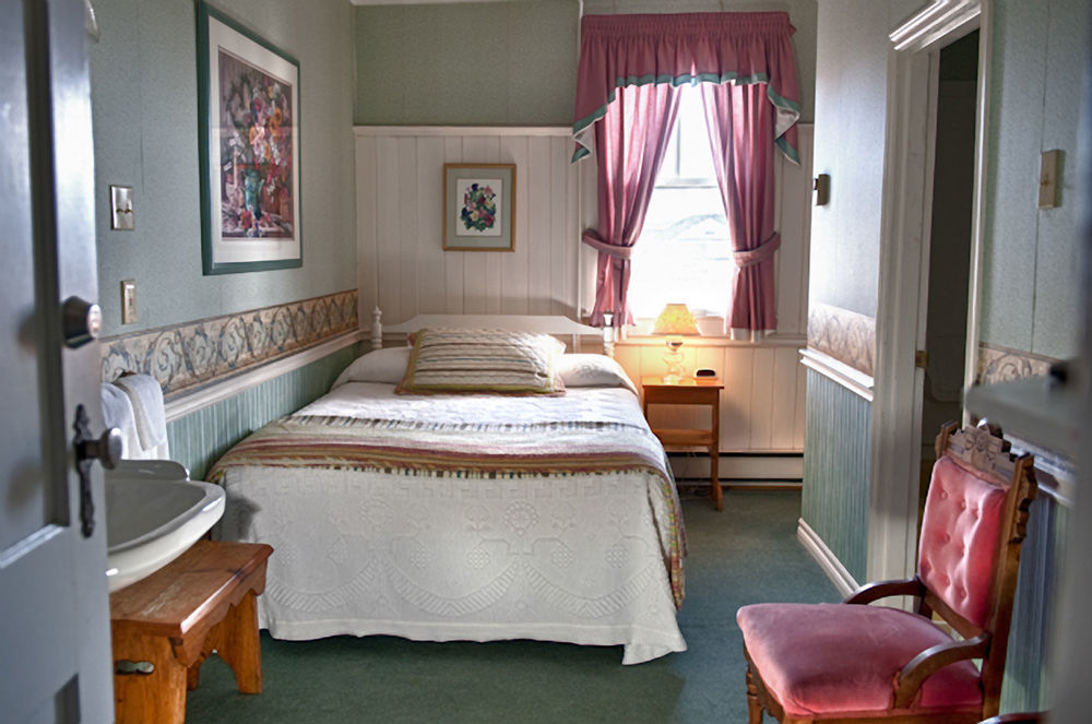 Telegraph House Motel Baddeck Inlet Exteriér fotografie